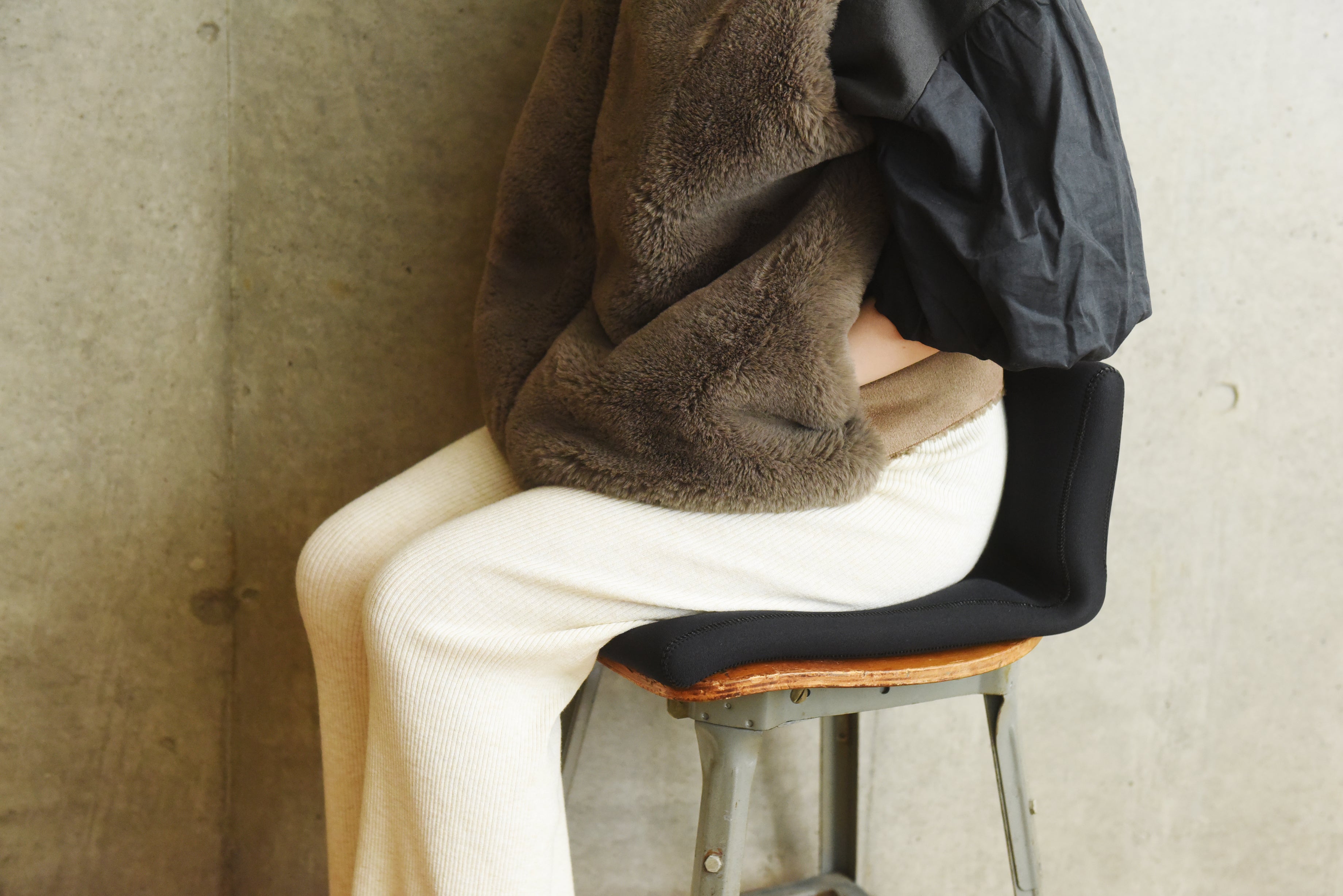 クロッツ やわらか湯たんぽ 座ぶとんタイプ｜立ち上がりロング