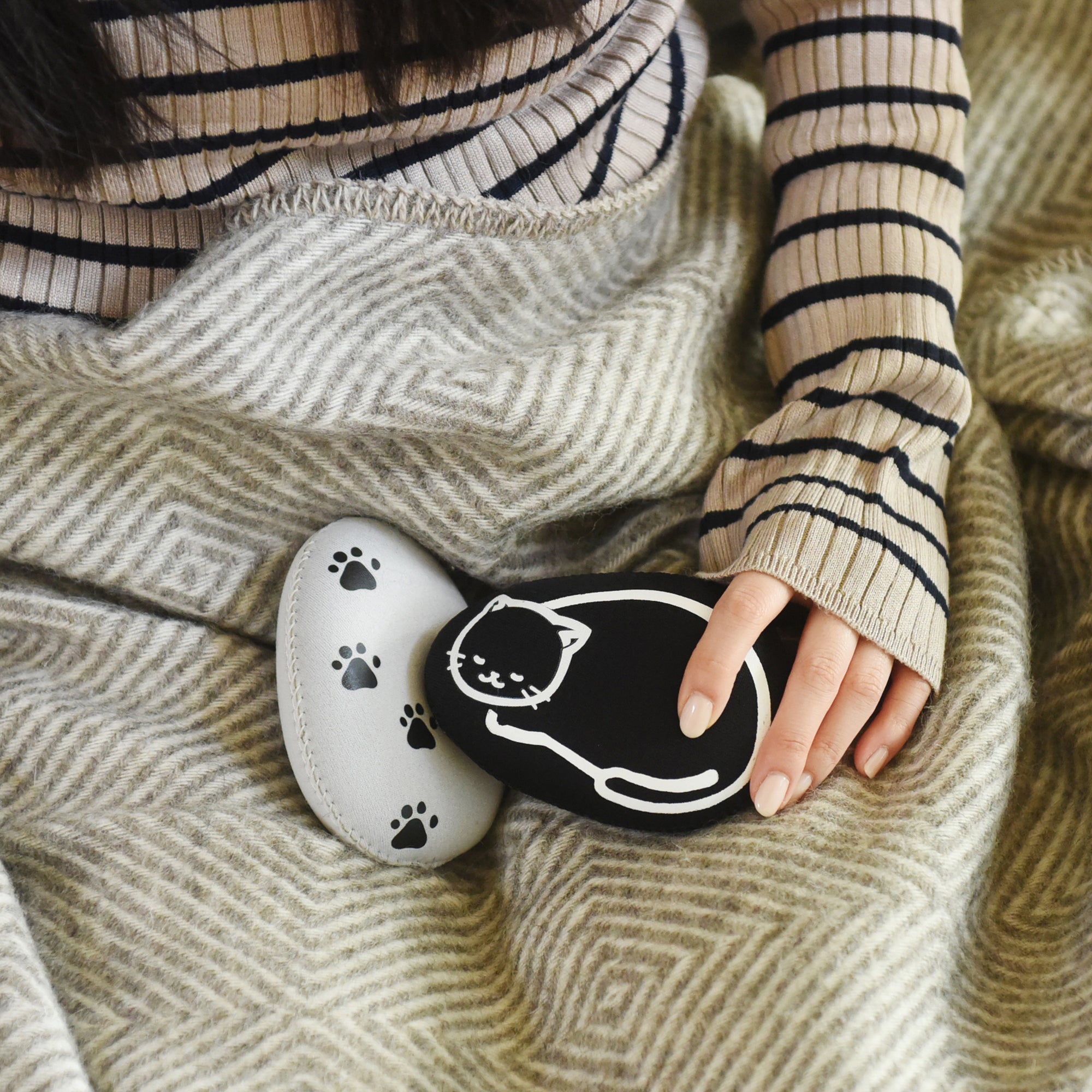 クロッツ やわらか湯たんぽ エアタイト｜ポケットネコ型タイプ　